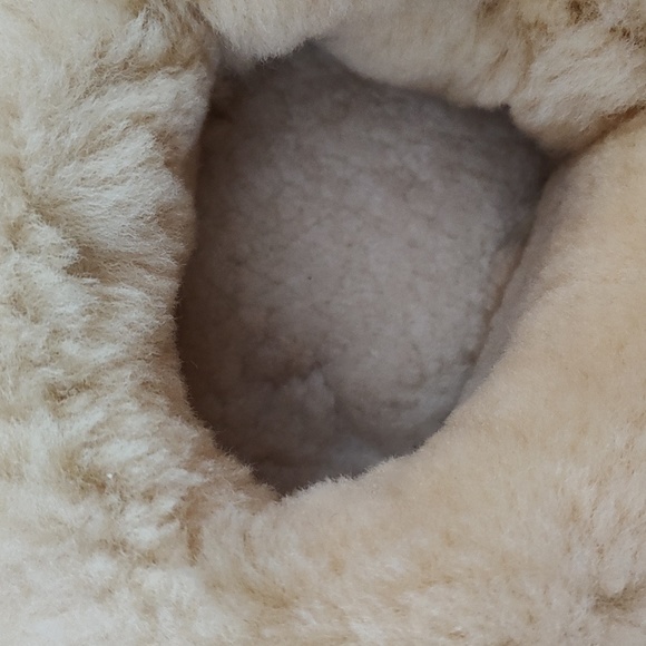 The Hammacher Schlemmer Androscoggin Sheepskin Slippers - Picture 3 of 5